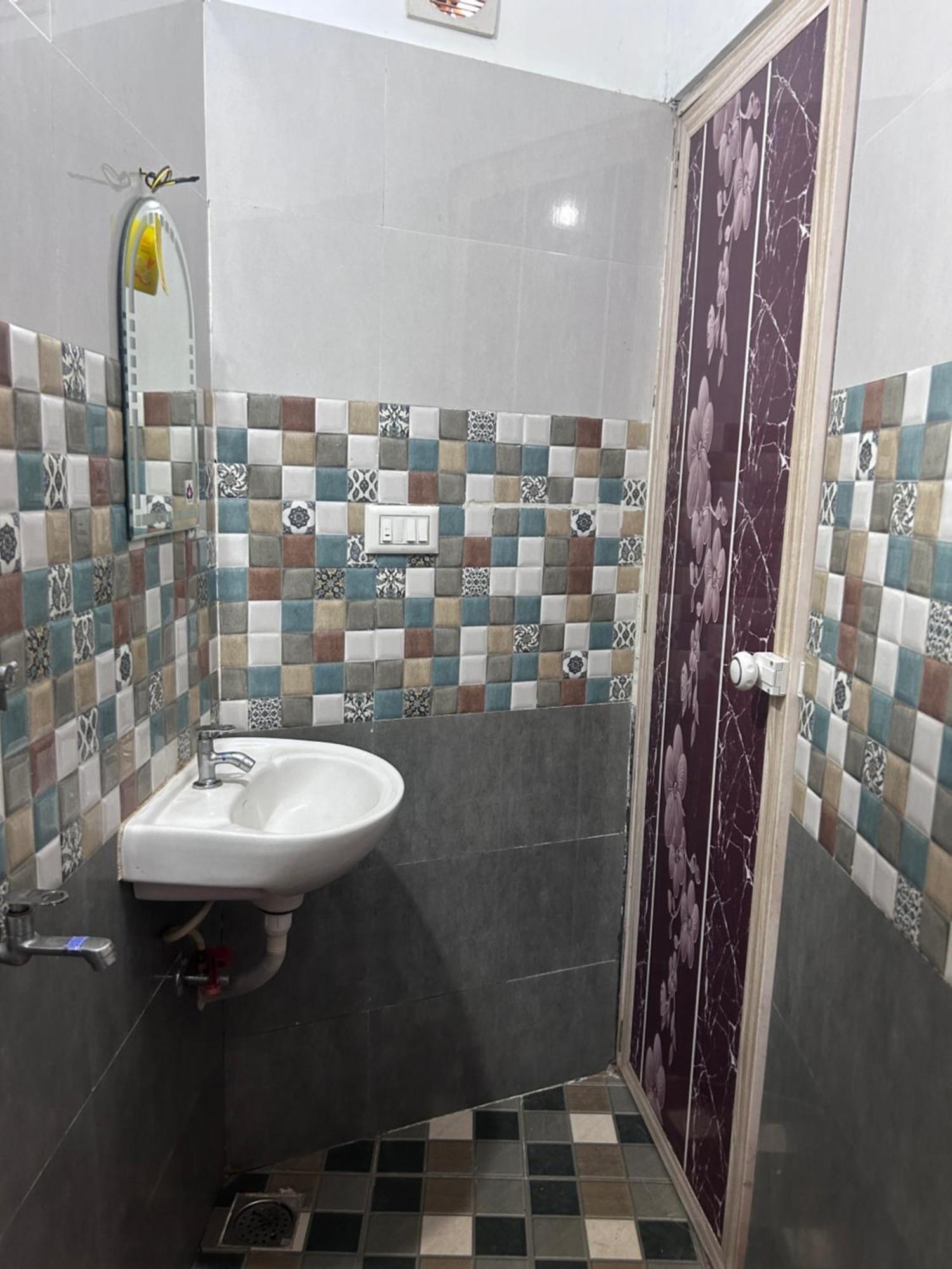 Chaithritha Ladies Only Homestay Thiruvananthapuram Exterior photo